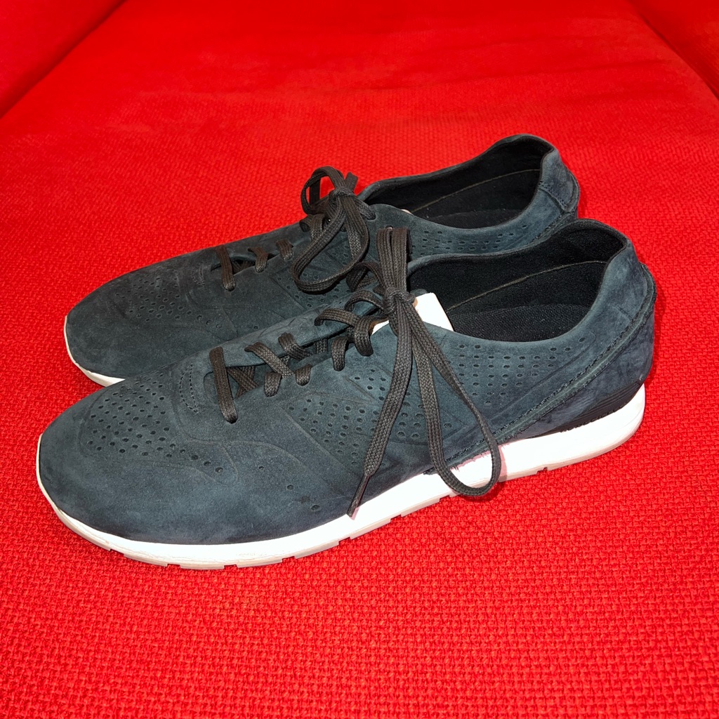 New Balance 696 Sneakers